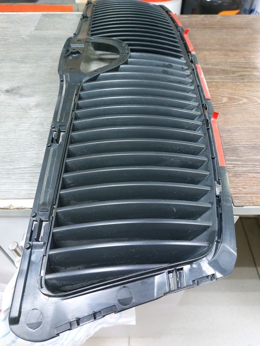Продам решётку радиатора на шкоду октавию  А 5 оригинал новая