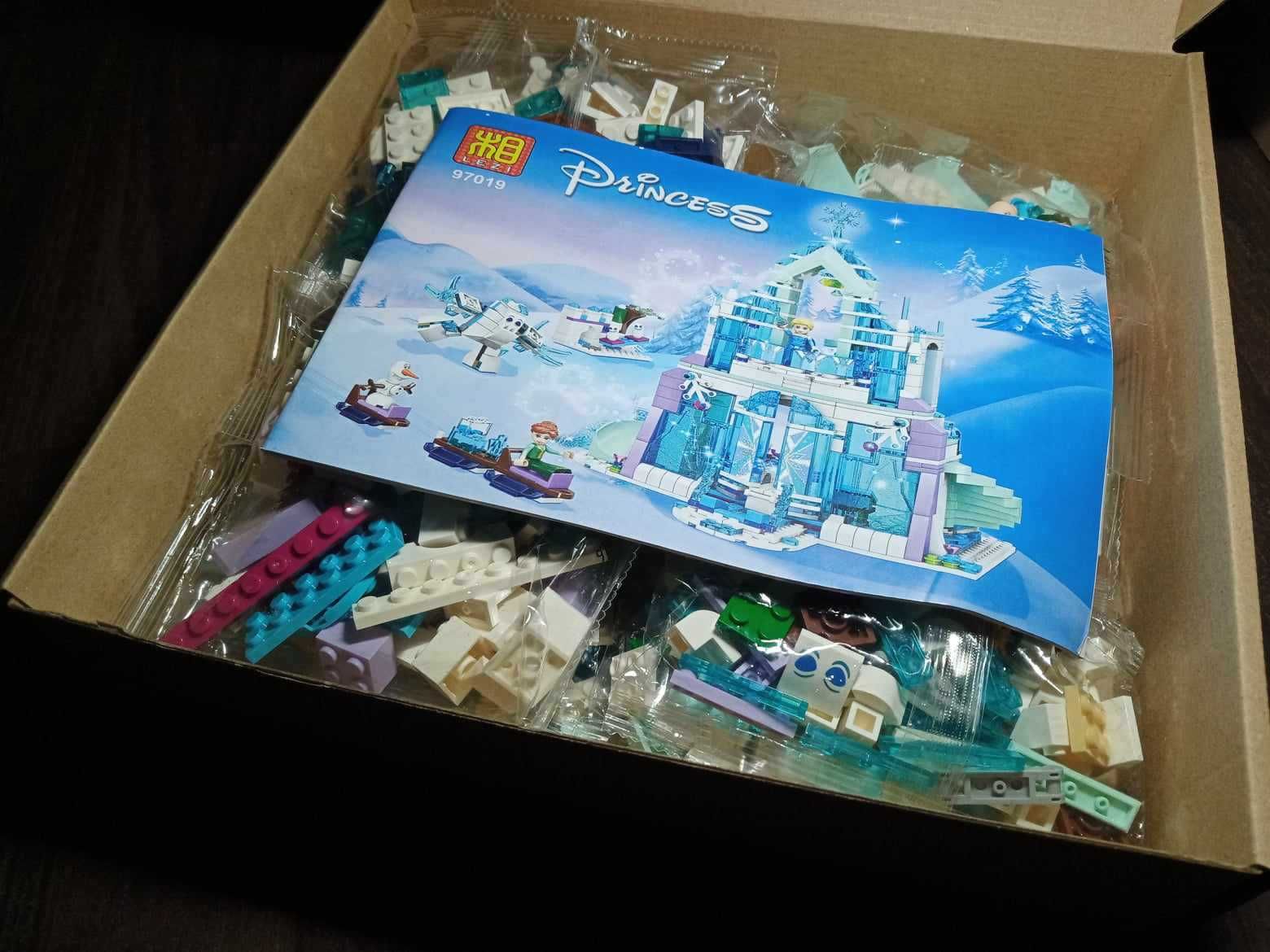 NOU TIP brand L Disney Castel Frozen Elsa Palatul Magic Gheata 43172