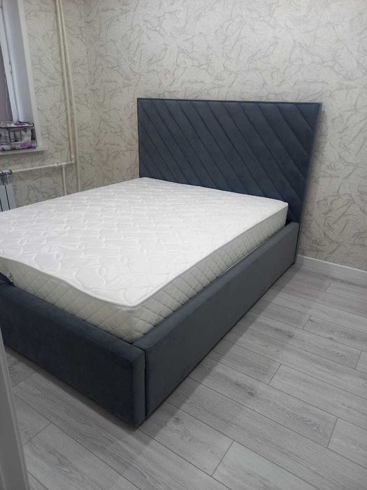Кровать с подьемным механизмом