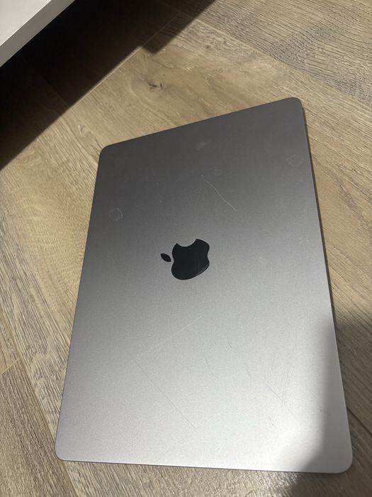 Продам Apple MacBook 2023 M3