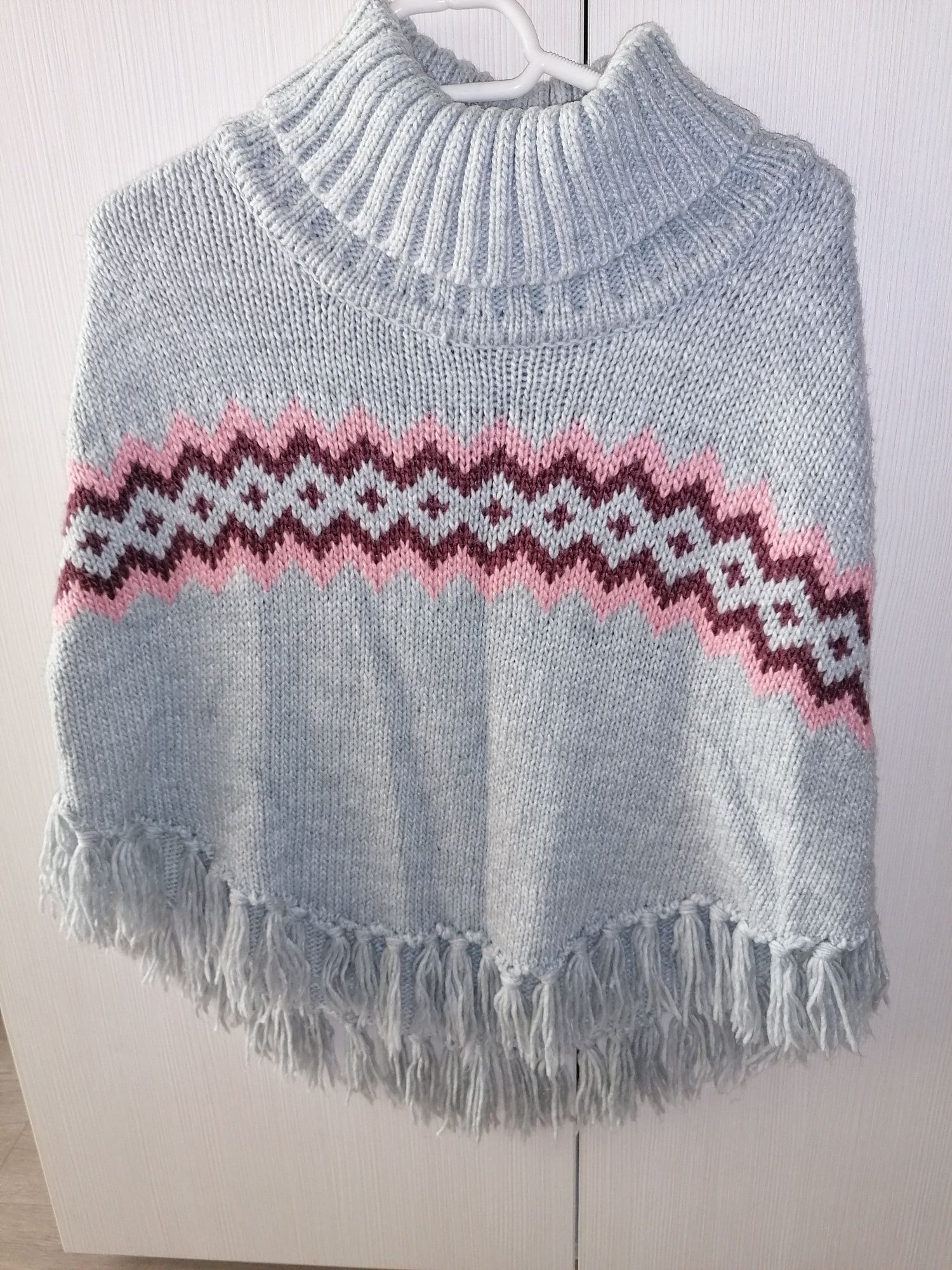 Poncho din tricot pentru fete