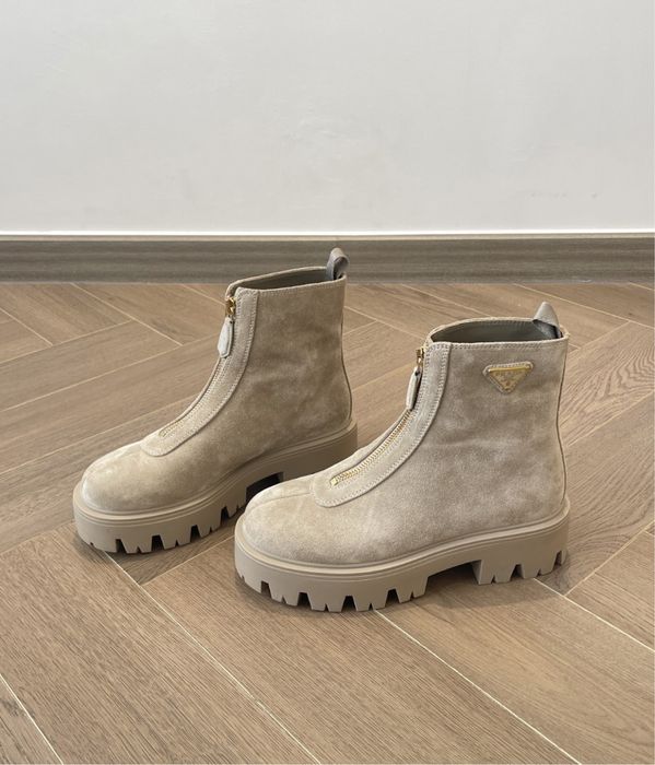 Prada боти велур