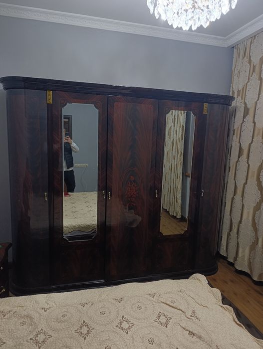 Спальный гарнитур производства Италия