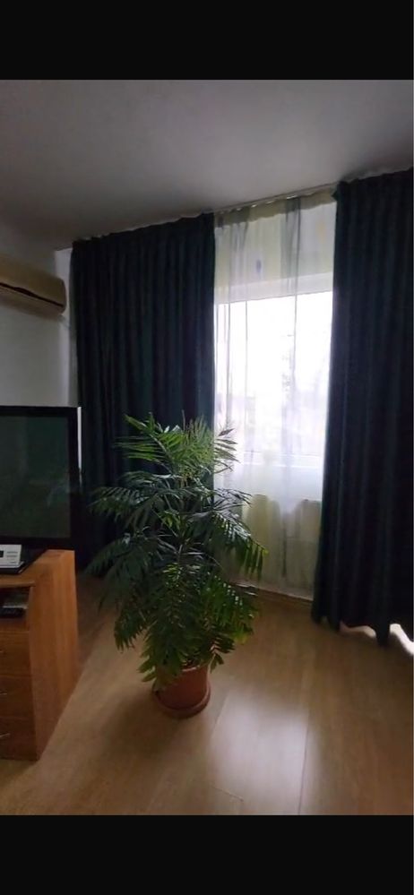 Inchiriez camera