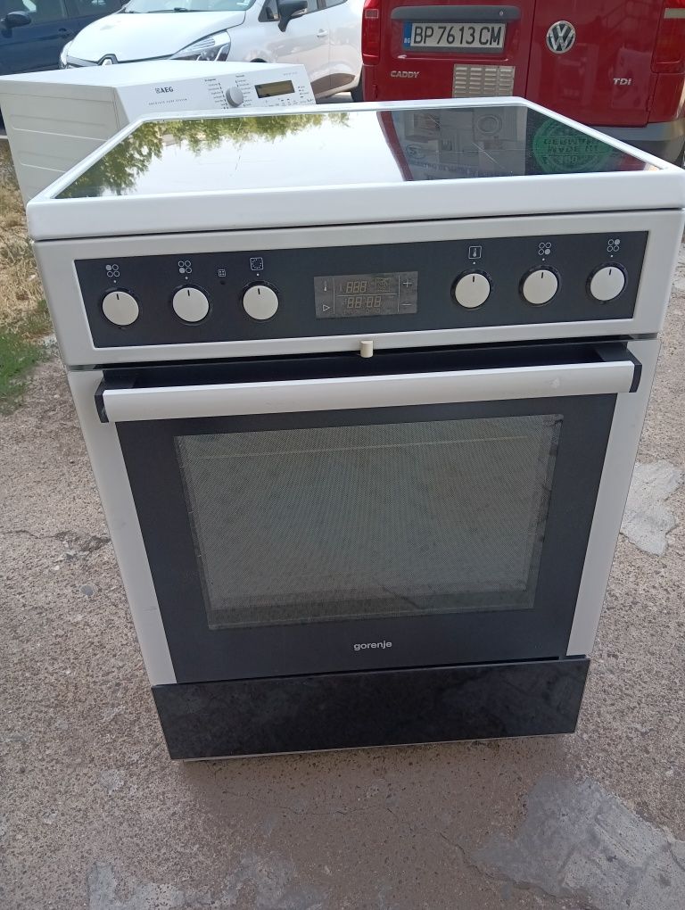 Свободно стояща печка с керамичен плот Gorenje 2 години гаранция!