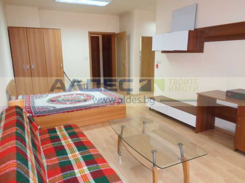 Дава се под наем Двустаен апартамент в София, Център - 53 кв.м за 408 € - Снимка #1