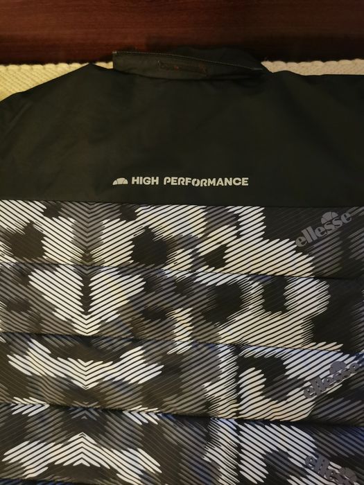 Продавам мъжко зимно яке Ellesse