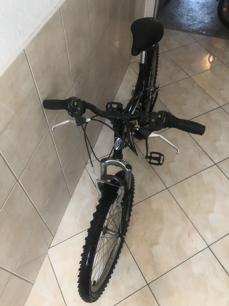 Bicicleta dhs foarte îngrijită