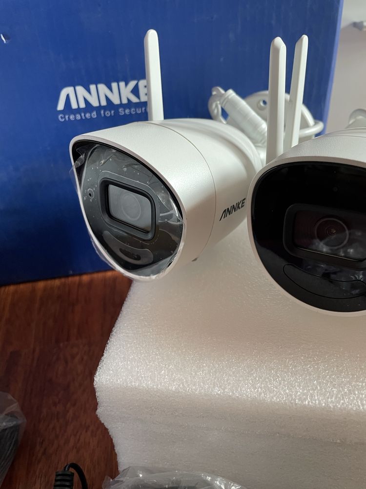 Пълен комплект видеонаблюдение WIFI камери 4бр , NVR с монитор.