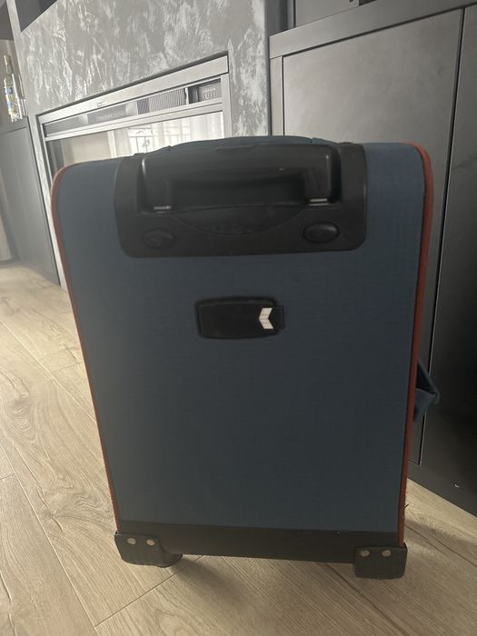 Troller dimensiuni carry on