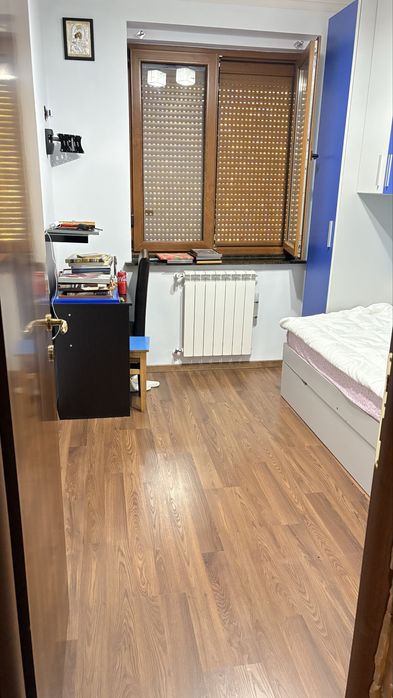 Apartament 3 camere de vanzare