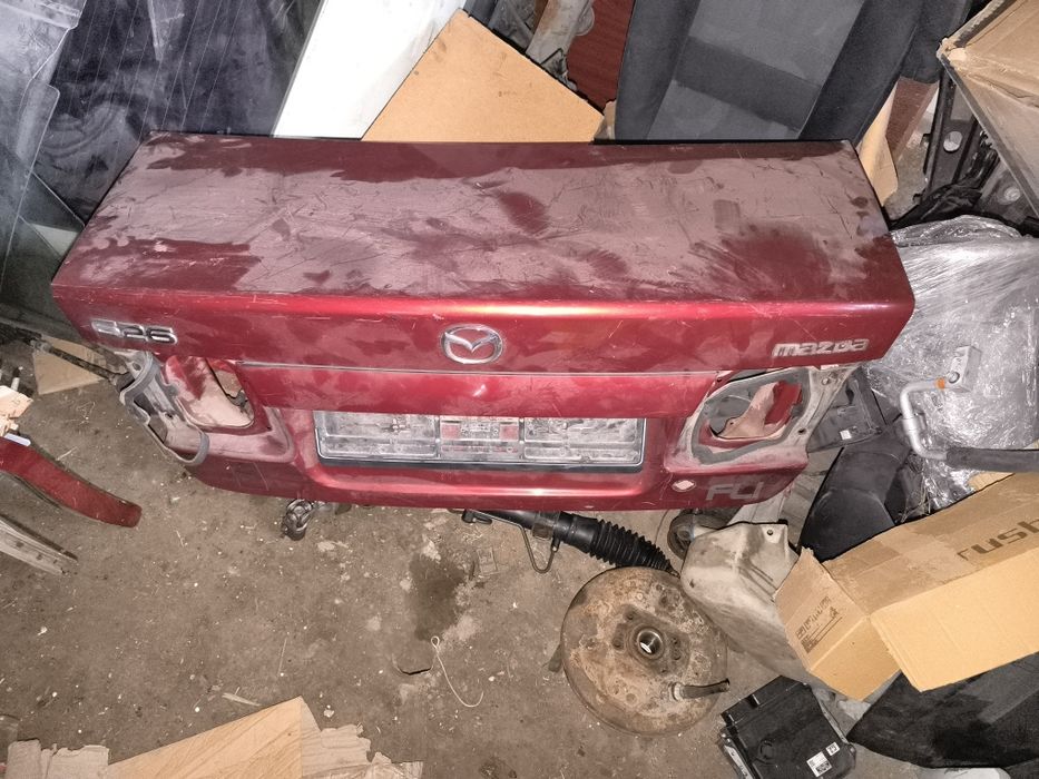 Продам крышка багажника от Мазда птички