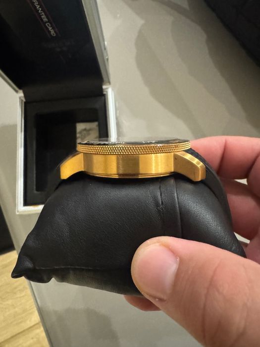 Часовник TW STEEL