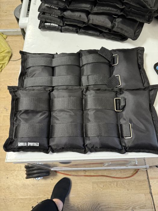 Greutati nisip gleznenincheieturi maini, picioare 2,x3 kg. pret 90 lei