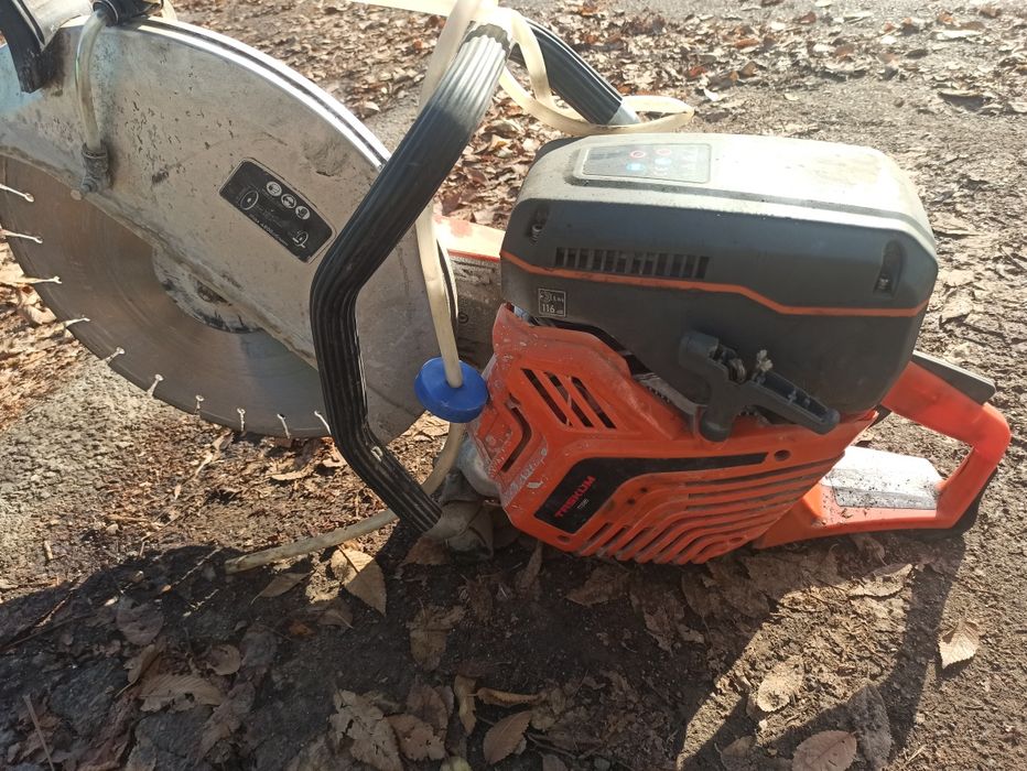 Продам Бензорез б/у