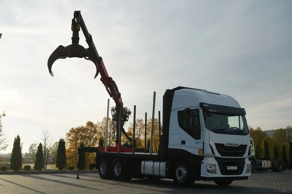 Iveco STRALIS 560 / 6X4 / PENTRU LEMN / PENTRU COPACI / PENTRU PĂDURE / REMORCĂ PALFINGER EPSILON / CAPACITATE DE RIDICARE - 5.250 KG