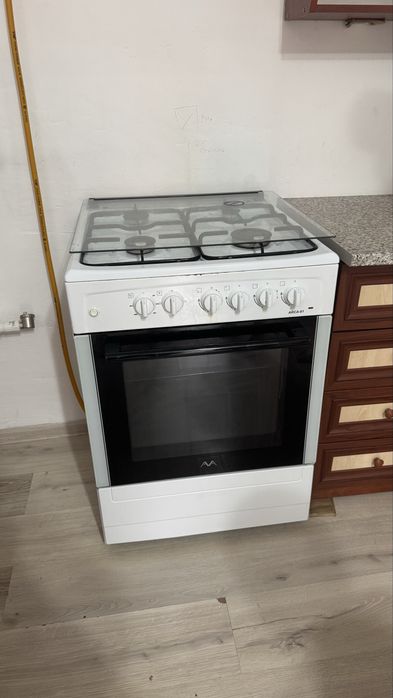 Газовая плита с электрической духовкой