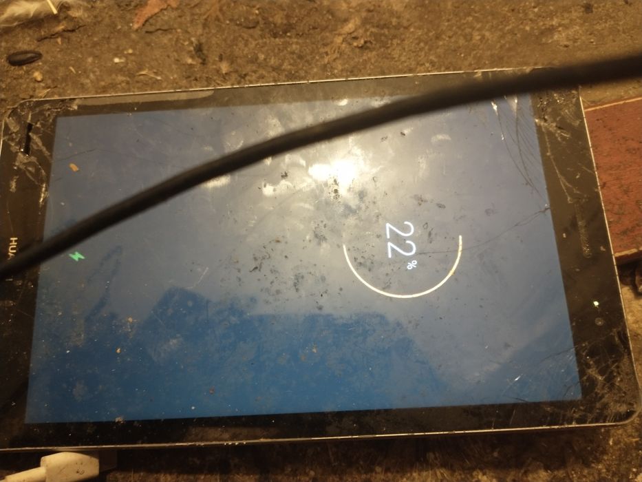 Tableta spartă putin dar bună