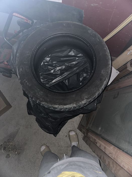 Vand cauciucuri Dunlop vara 225/60/r17 400 lei toate 4