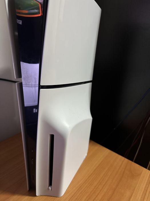 Vand play station 5 in stare perfecta de functionare