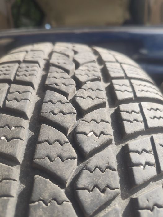 4 броя гуми r14 2 по 2 175/70/14 и 185/65/14