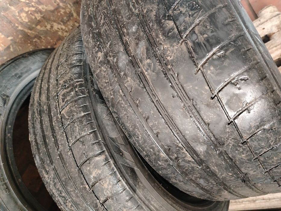 Шины б/у 215/50 R17