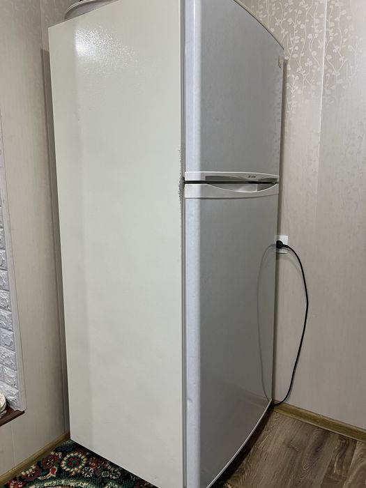 Холодильник сотилади срочна! Daewoo