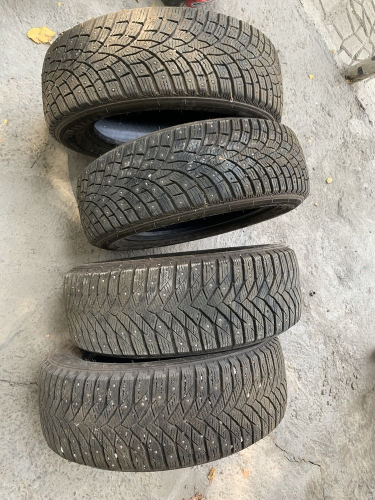 Продам  шипованную резину
