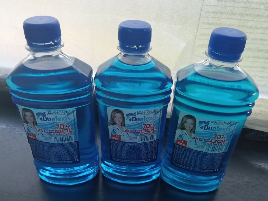 3 sticle de Alcool Sanitar. La 25 lei.