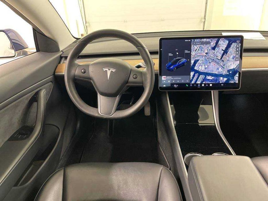 Продавам Tesla M3LR