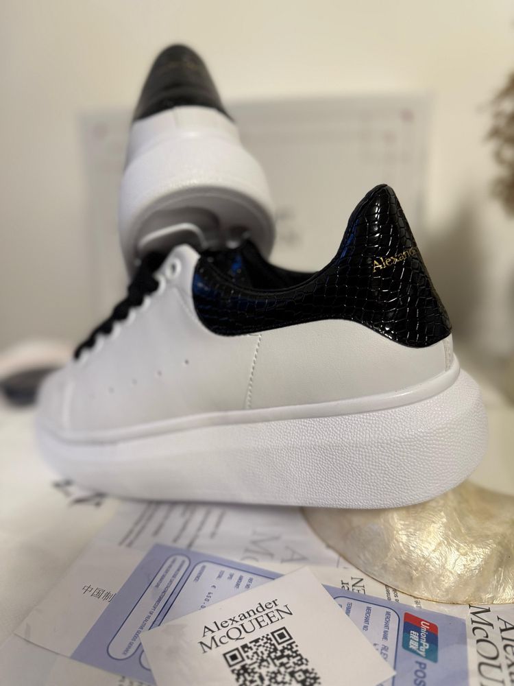 Adidasi Alexander M c Q u e e n White& Black Papuci/