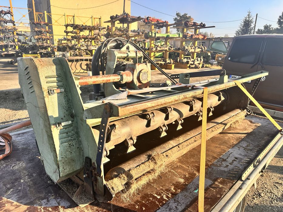 Freza/tocator tractor Desvoys