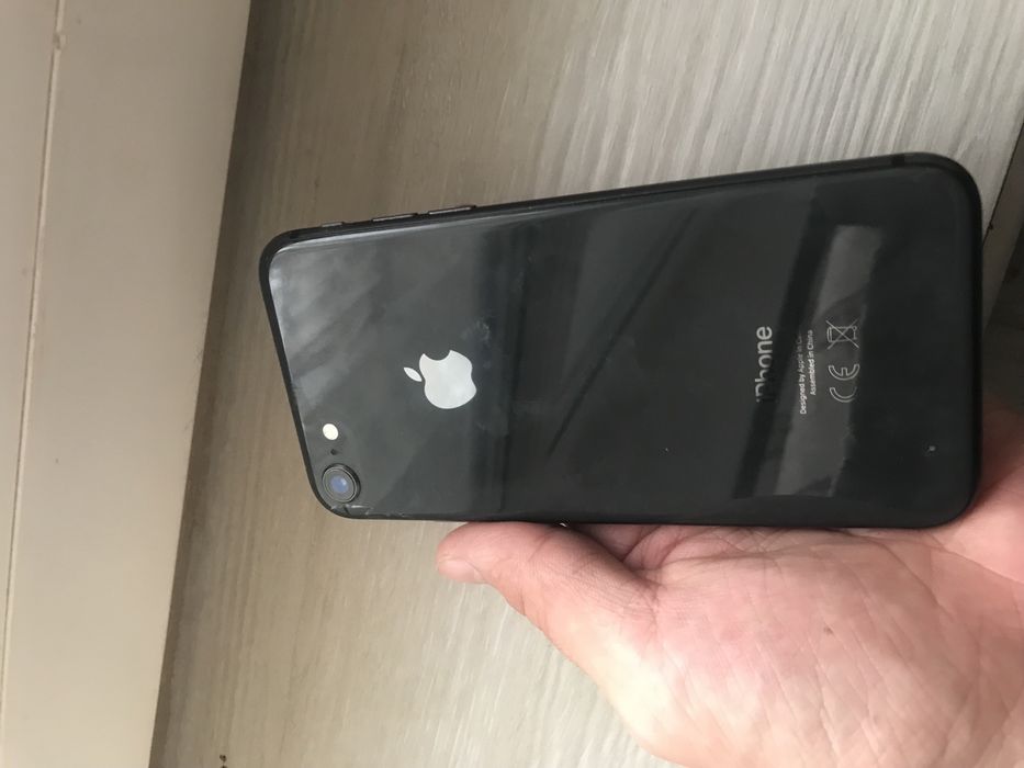 Айфон 8/ 64гв трешини нету!