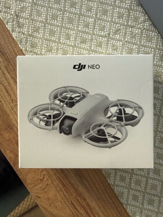 Vând drona DJI Neo
