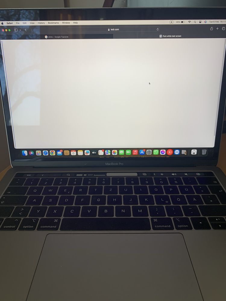 Macbook pro 2019 13.3 inch 128ssd 8ram 1.4 ghz