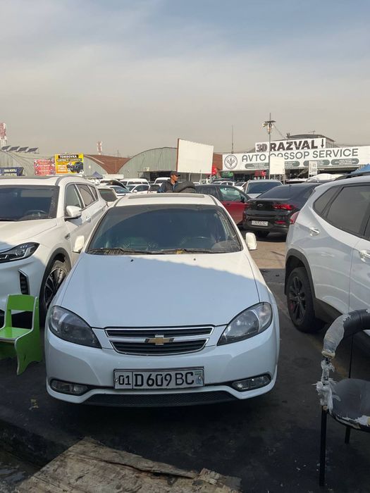 gentra 2015-yil probeg 212.000 pazitsa 3