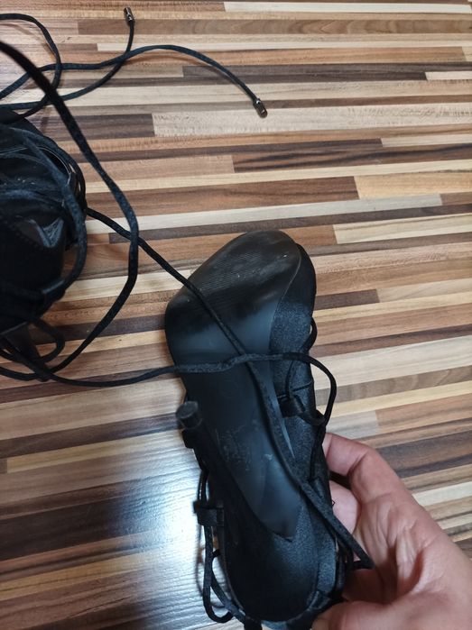 Обувки висок ток