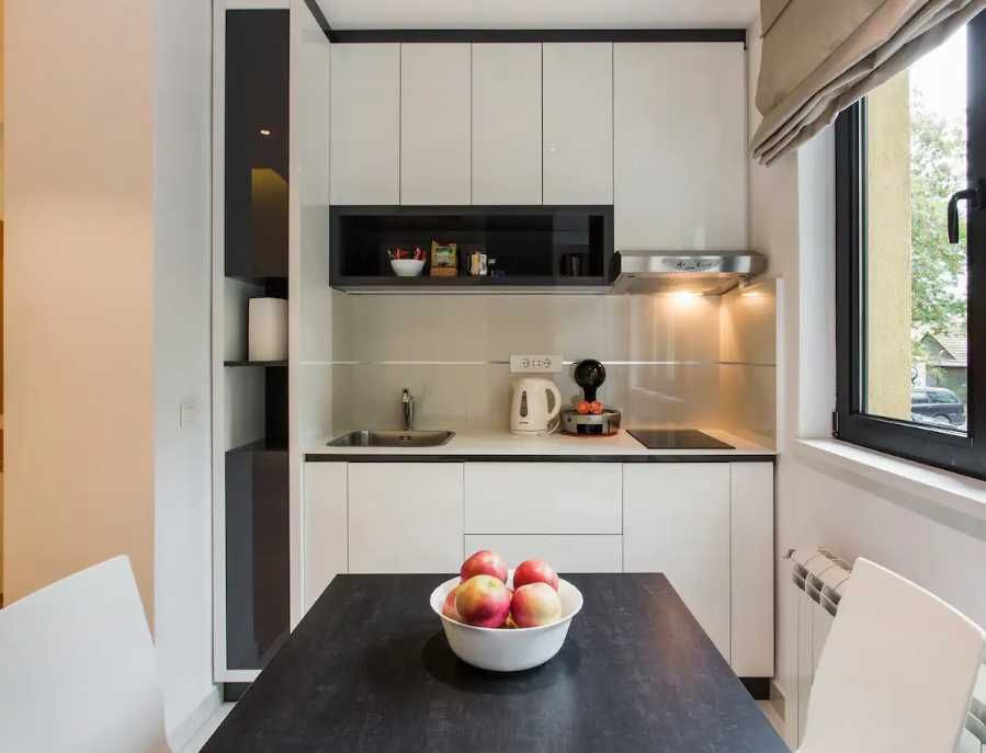 Дава се под наем Едностаен апартамент в Пловдив, Кършияка - 40 кв.м за 178.5 € - Снимка #1