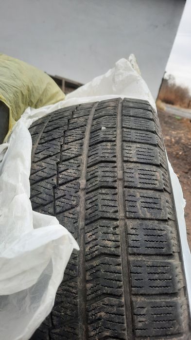 Продам шины размер 215.55.R17