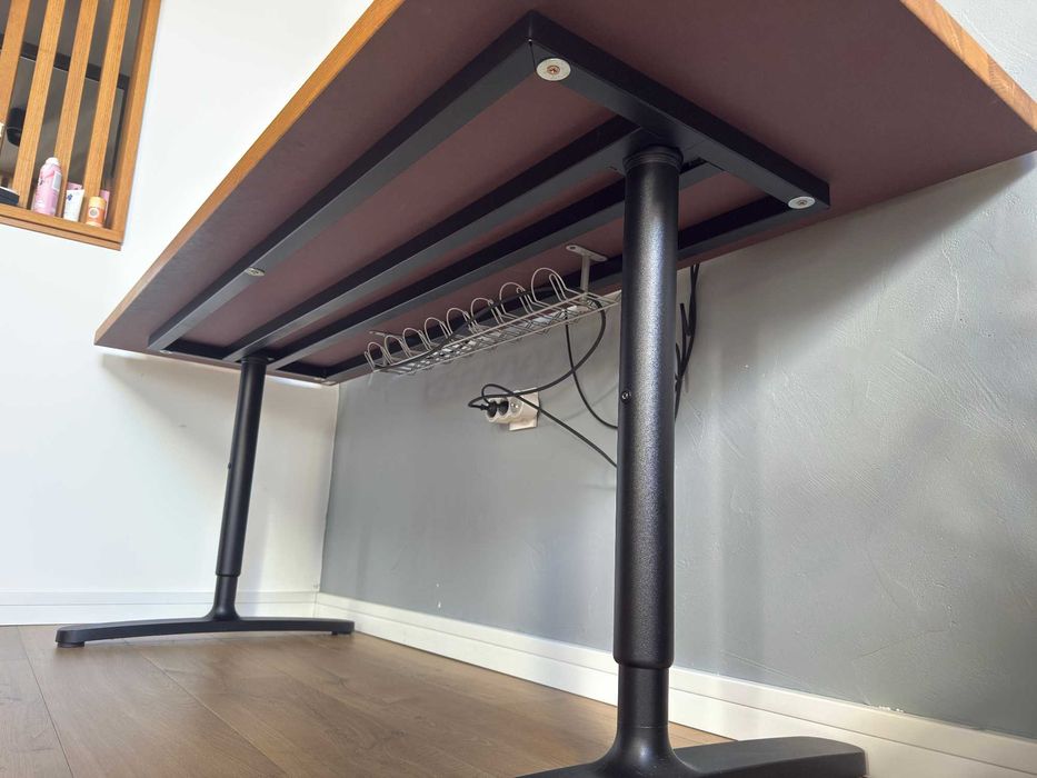 Офис Бюро от дървен фурнир и регулируема метална основа