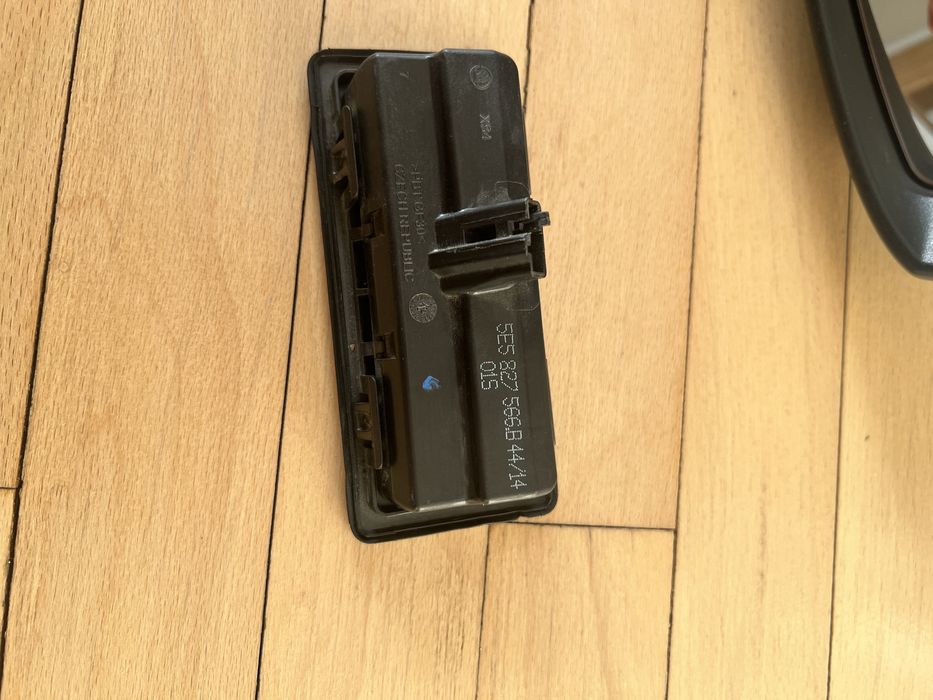 Странично ляво огледало за Октавия 3