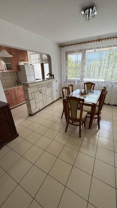 Дава се под наем Многостаен апартамент в Бургас, Възраждане - 100 кв.м за 612 € - Снимка #1