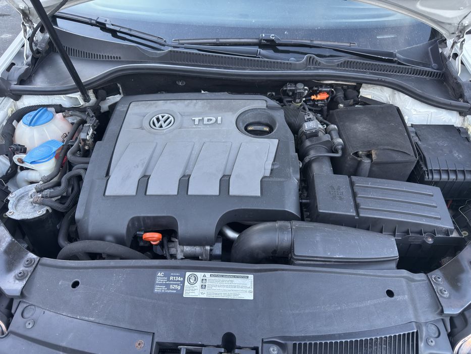 VW Golf VI 1,6 Tdi 2010 Hatchback Recent adus