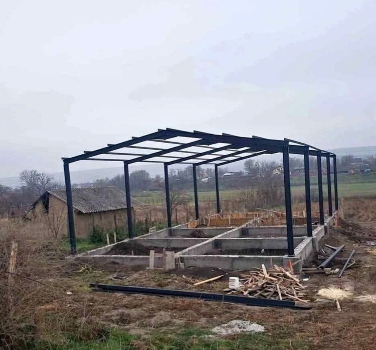 Vindem hale metalicie la comanda