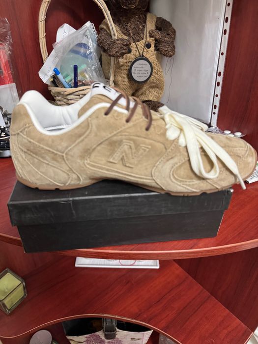 Женские кроссовки new balance