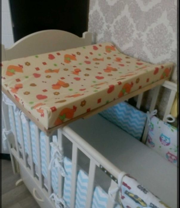 Пеленальная доска, пеленальный матрас, переносная пеленальная доска