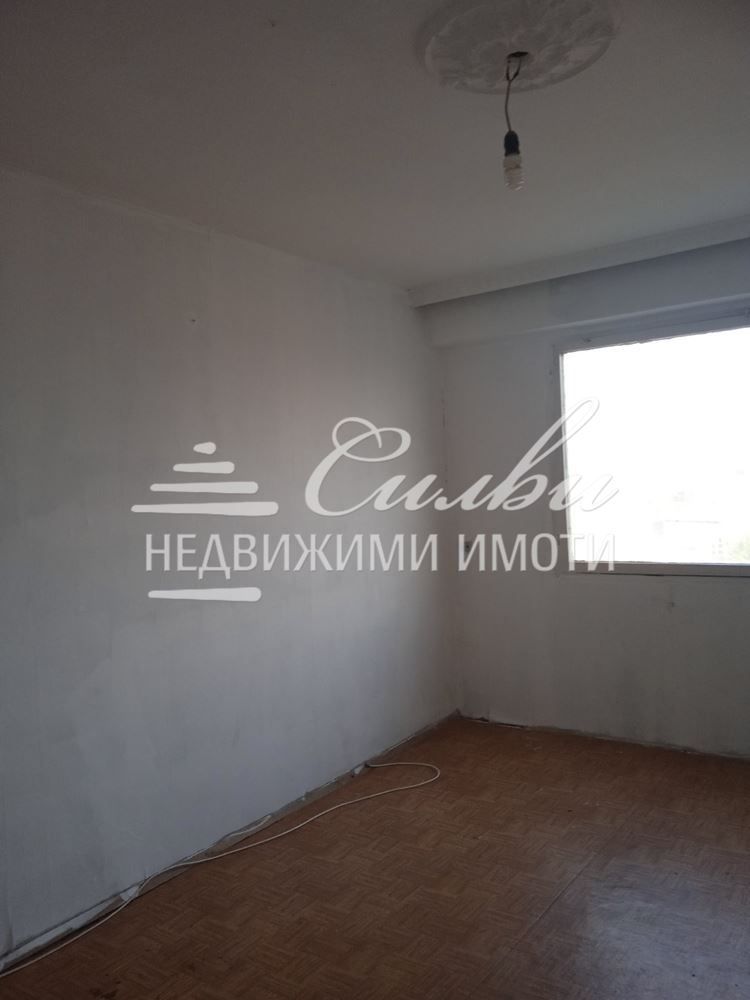 Продава се Едностаен апартамент в Шумен, Добруджански - 38 кв.м за 1530 €/кв.м - Снимка #2