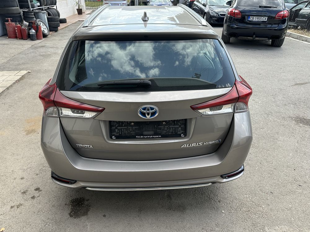 Toyota Auris 1.8 Hybrid 2018г -На части