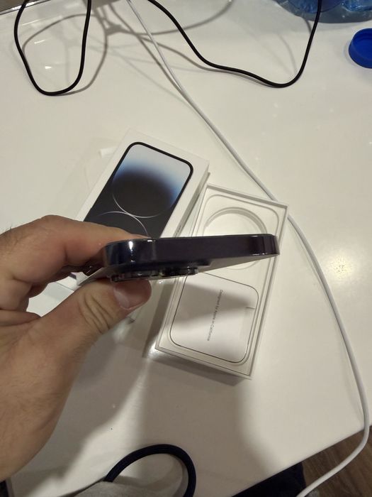 Iphone 14 pro purple