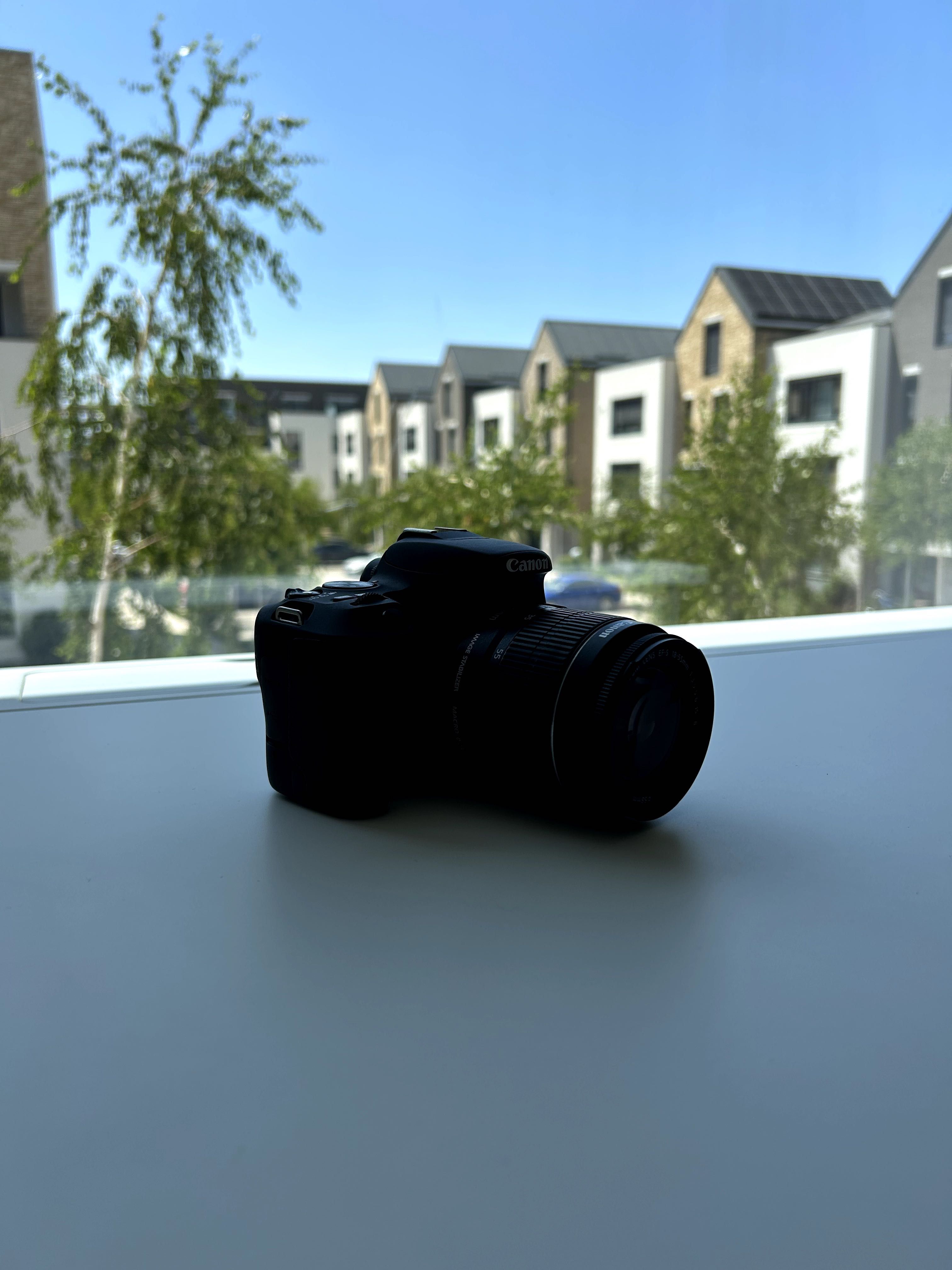 Aparat Foto Camera Canon EOS 200D + Obiectiv 18-55mm + Accesorii